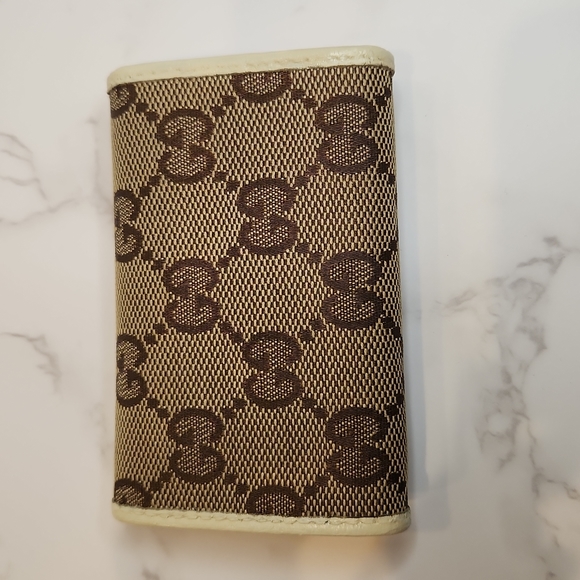 Authentic Gucci GG Web 6 Key Holder - Picture 6 of 13